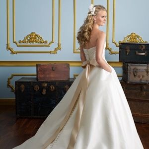 NEW Morilee Taffeta Wedding Dress